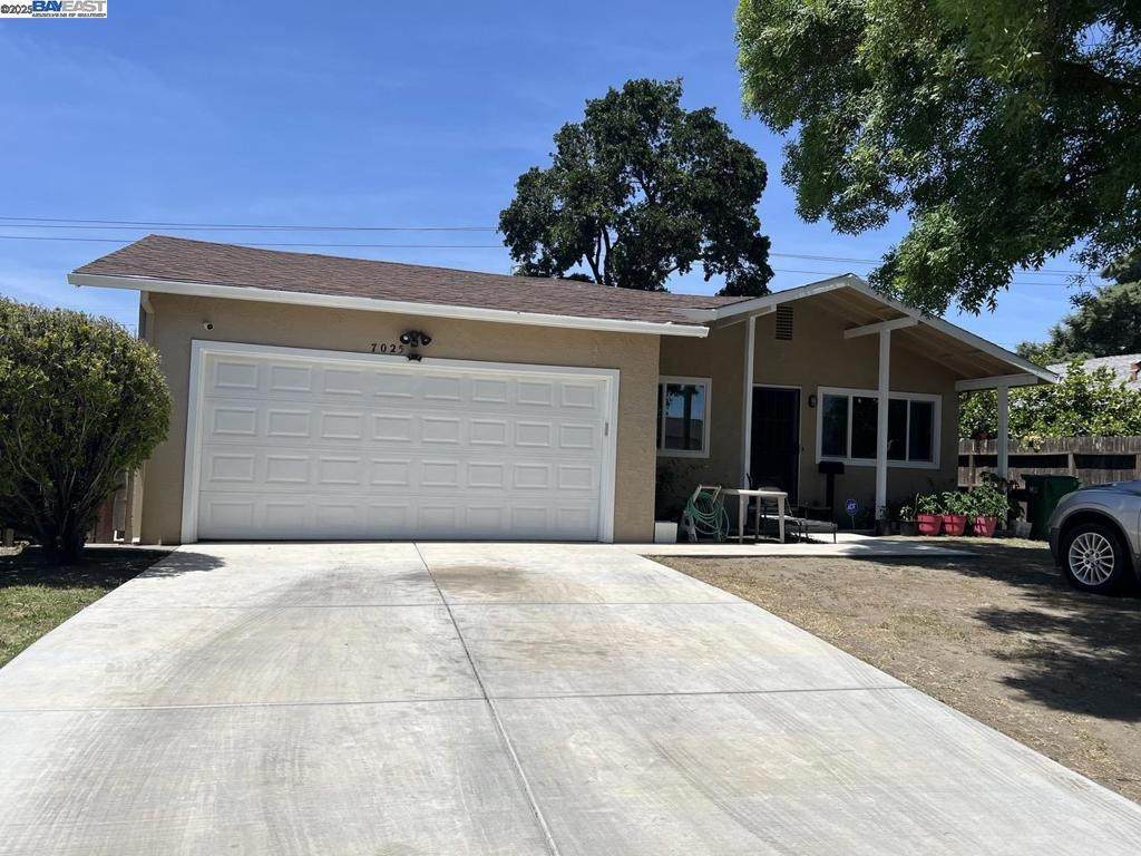 7025 Kermit Ln - Photo 1
