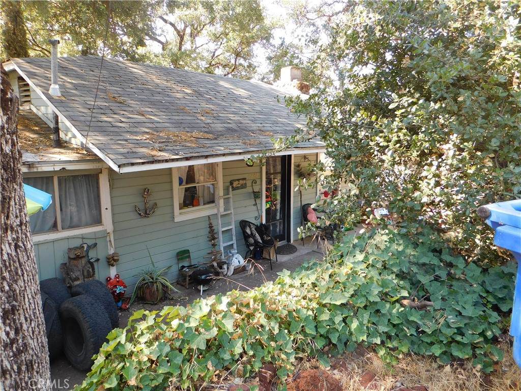 12861 Lakeview Drive - Photo 1
