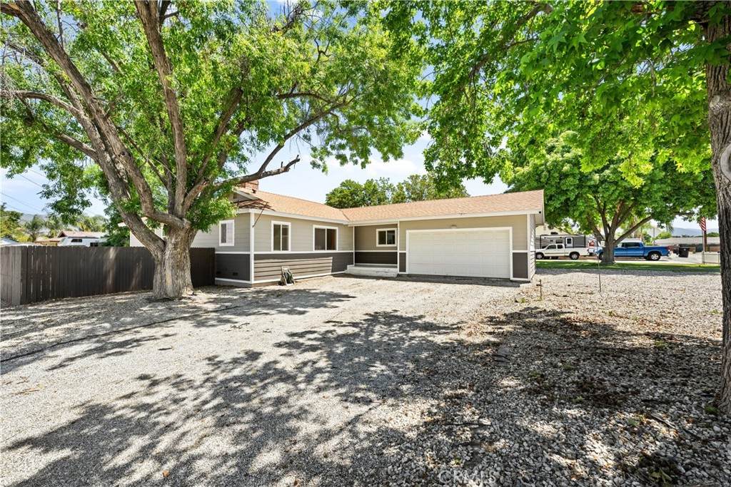 4620 East Charlton Avenue - Photo 1