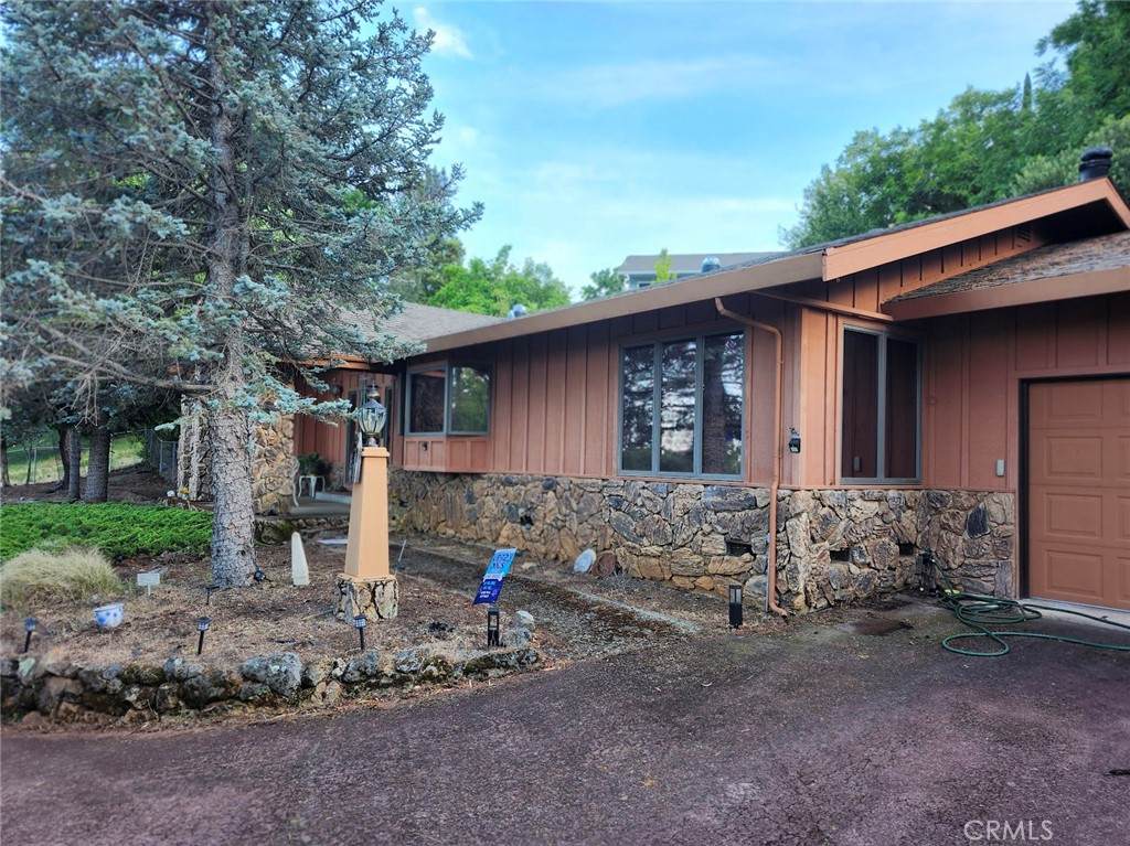 3663 Crestwood Drive - Photo 1