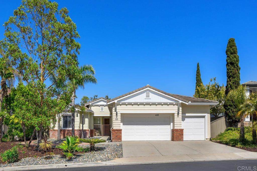 435 Sandalwood Court - Photo 1