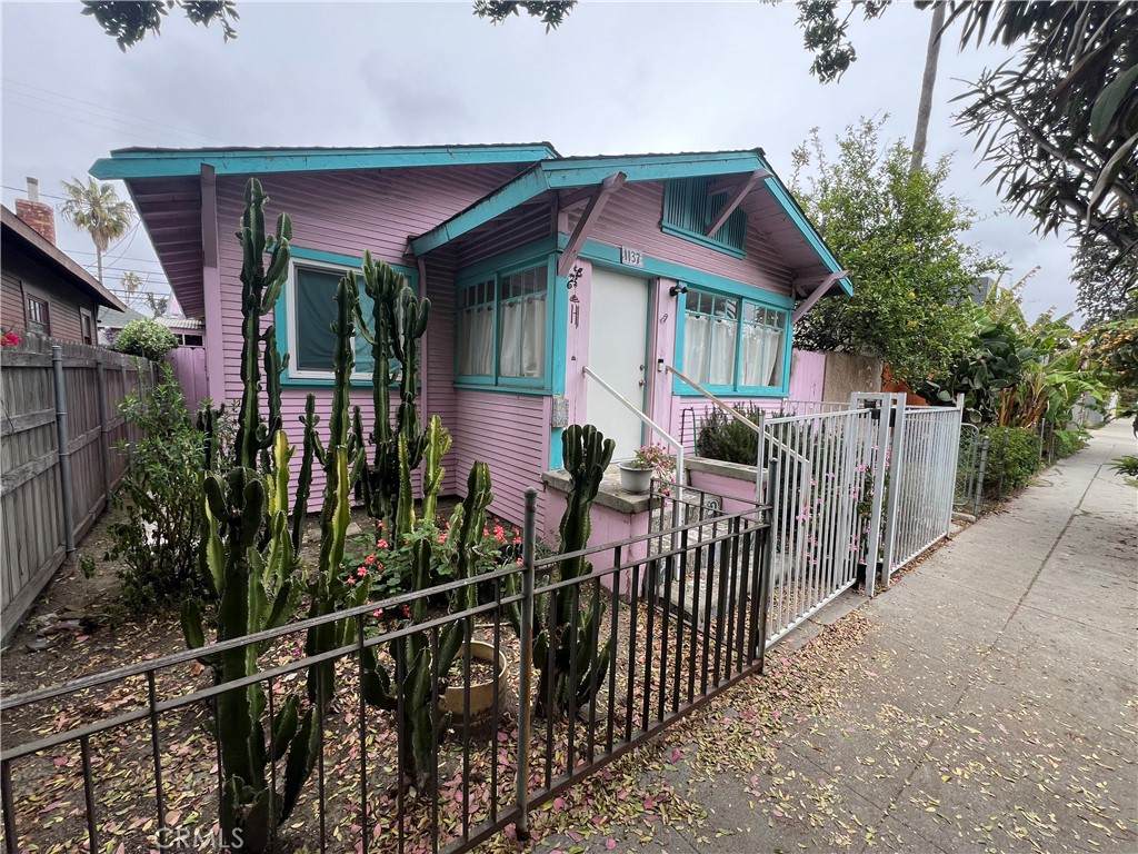 1137 Cabrillo Avenue - Photo 1