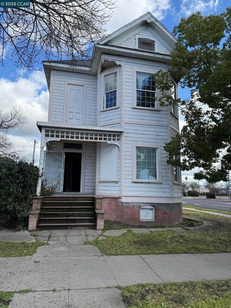 161 3Rd Ave - Photo 1