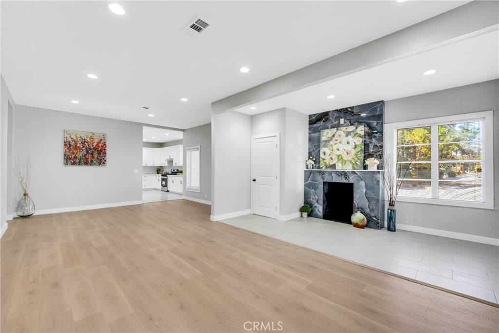 404 Kingsley Avenue - Photo 1