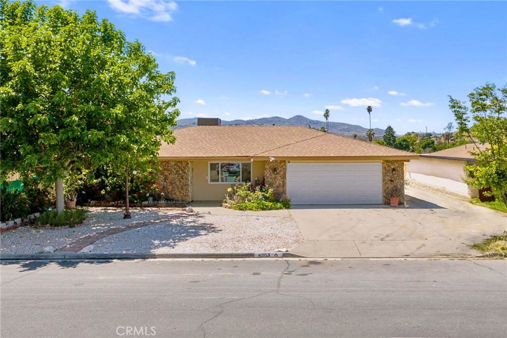 42153 Carnegie Avenue - Photo 1