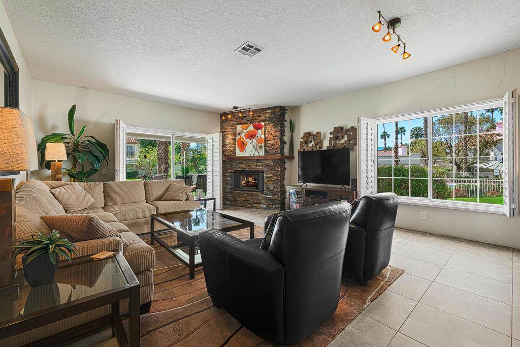 618 Vista Lago Circle - Photo 1