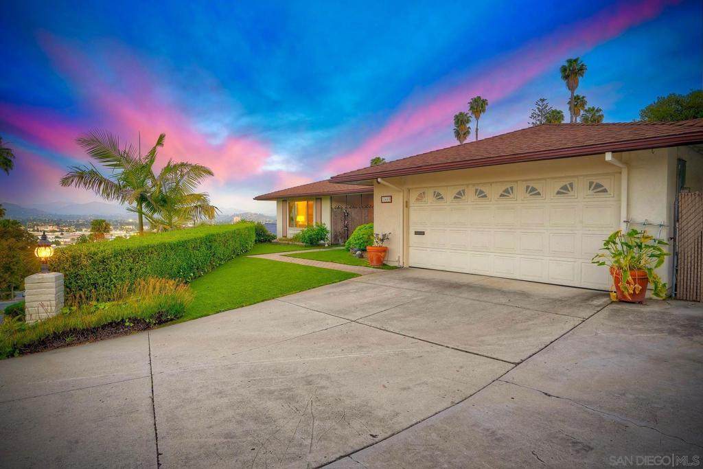 1605 Swallow Dr - Photo 1