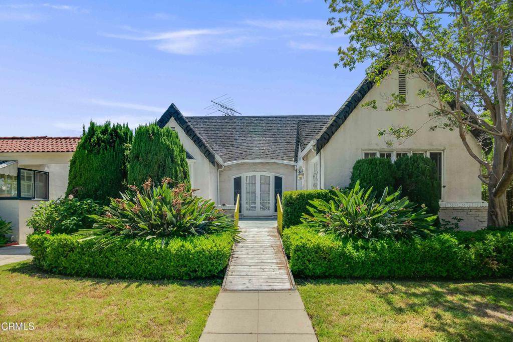 1120 Burnside Avenue - Photo 1