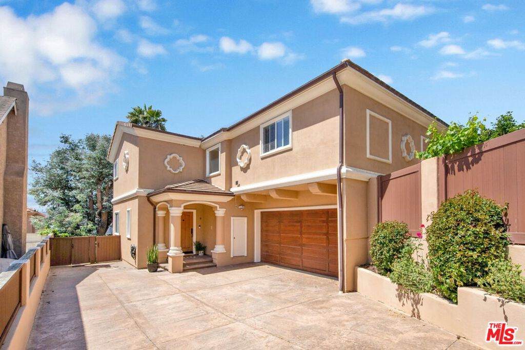 2104 Clark Lane - Photo 1
