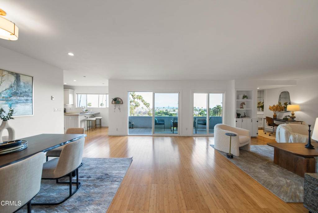 7560 Hollywood Boulevard - Photo 1
