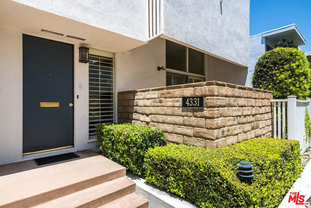 4331 Sarah Street - Photo 1