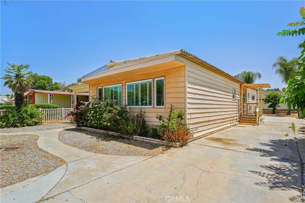 25218 Avenida Vizcaya - Photo 1