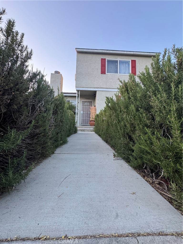 19549 Schoolcraft Street - Photo 1