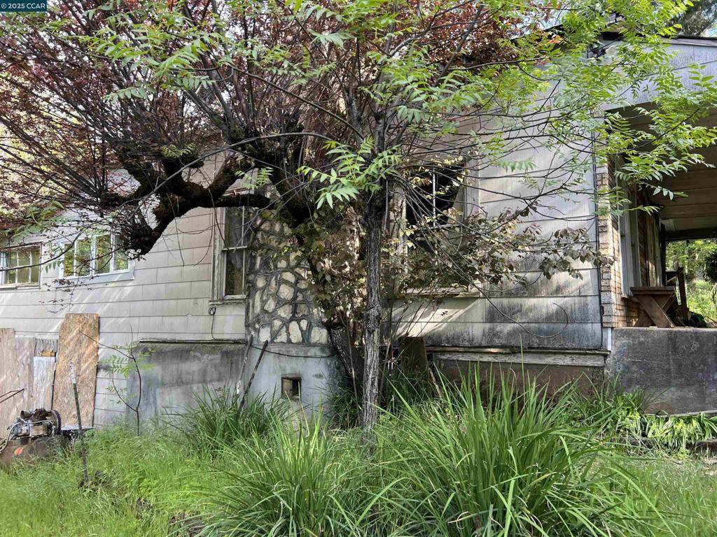 3113 Clark St - Photo 1
