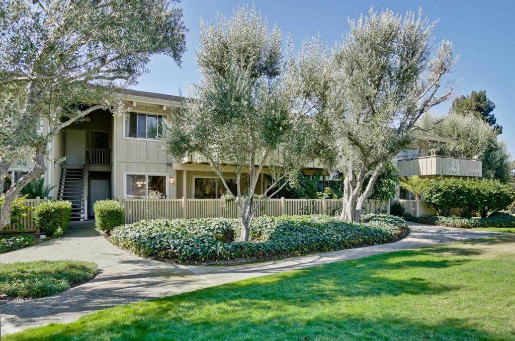 255 Rengstorff Avenue - Photo 1