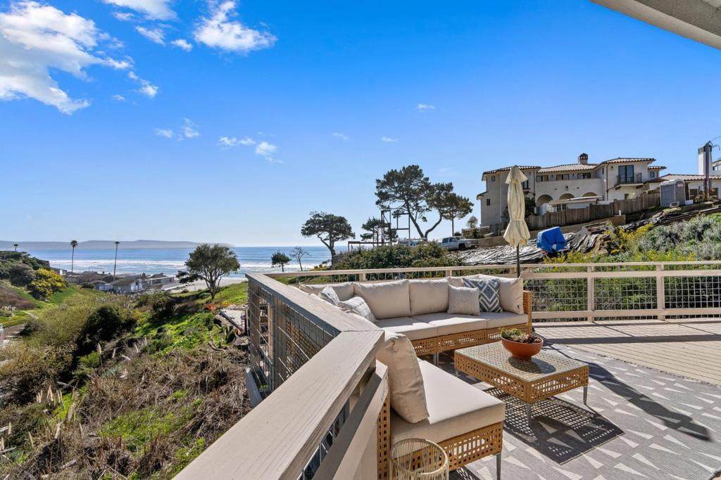 664 Bayview Drive - Photo 1