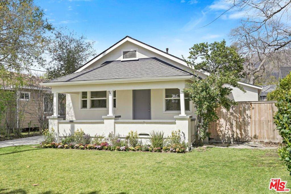 1563 Elizabeth Street - Photo 1