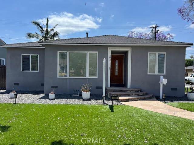 3839 Lees Avenue - Photo 1