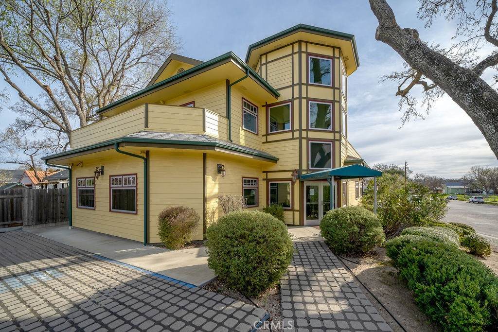 1503 Park Street - Photo 1