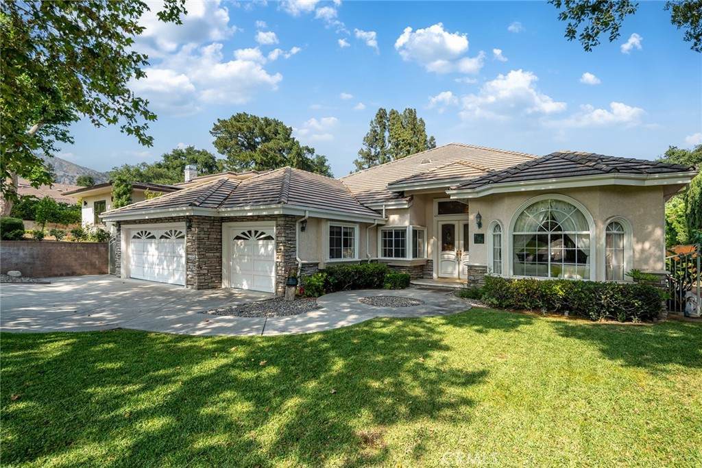 1768 Oakwood Avenue - Photo 1