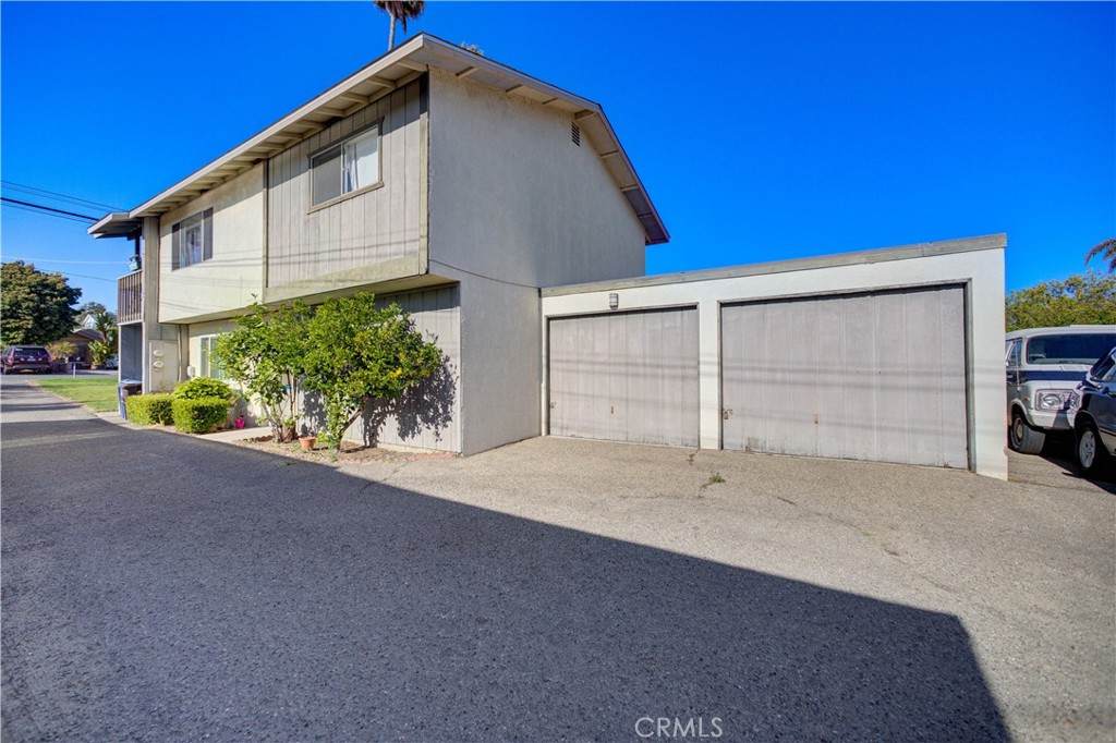 866 Brighton Avenue - Photo 1