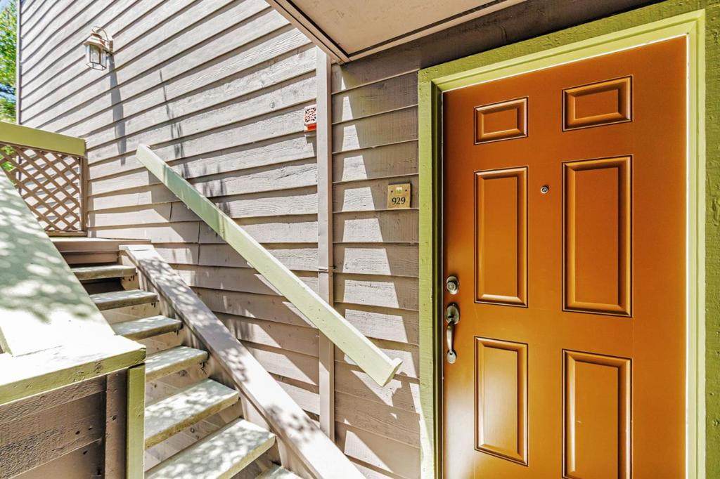 929 Catkin Court - Photo 1