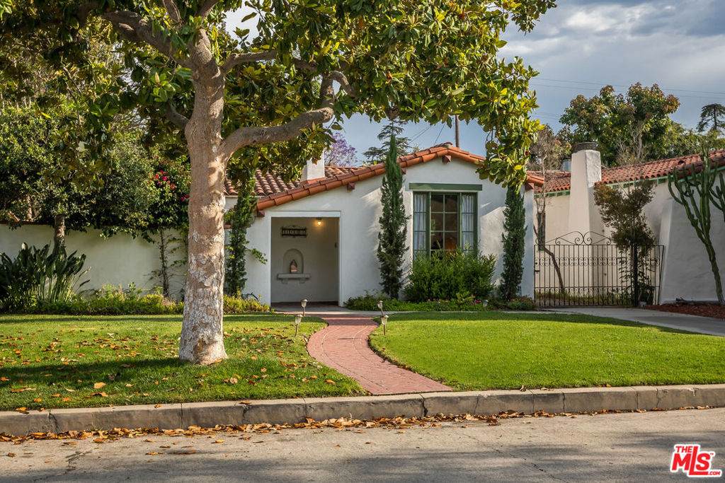 11208 Kling Street - Photo 1