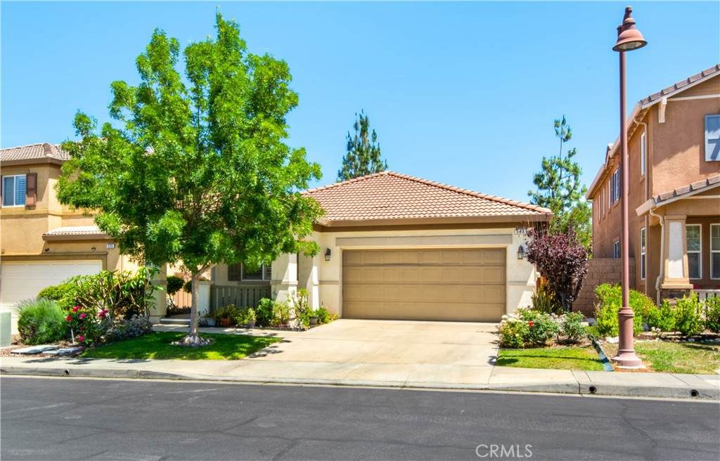 543 Garden Avenue - Photo 1