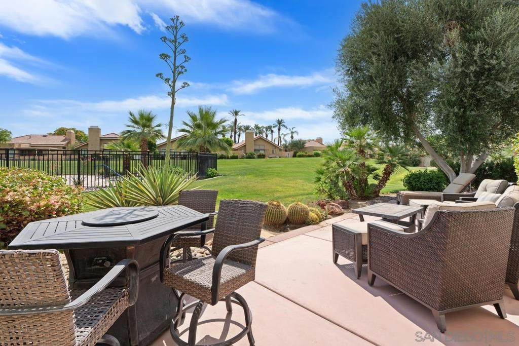 6 La Jolla Ln - Photo 1