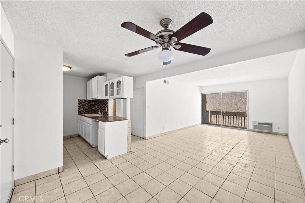 18620 Hatteras Street - Photo 1