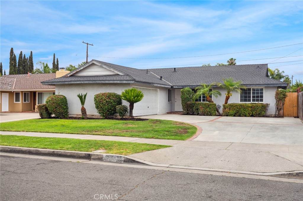 917 Hart Street - Photo 1