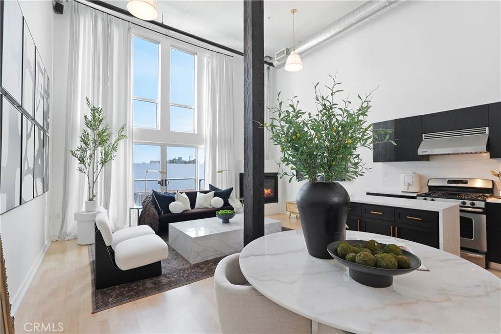 4215 Glencoe Avenue - Photo 1