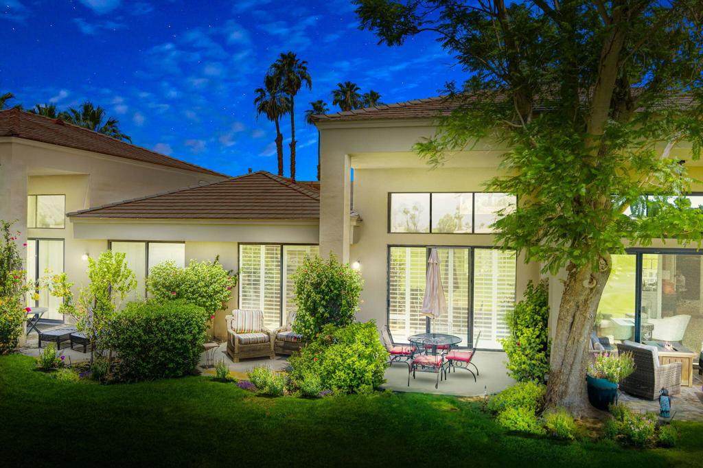 https://bt-photos.global.ssl.fastly.net/socal/orig_boomver_1_374560800-2.jpg