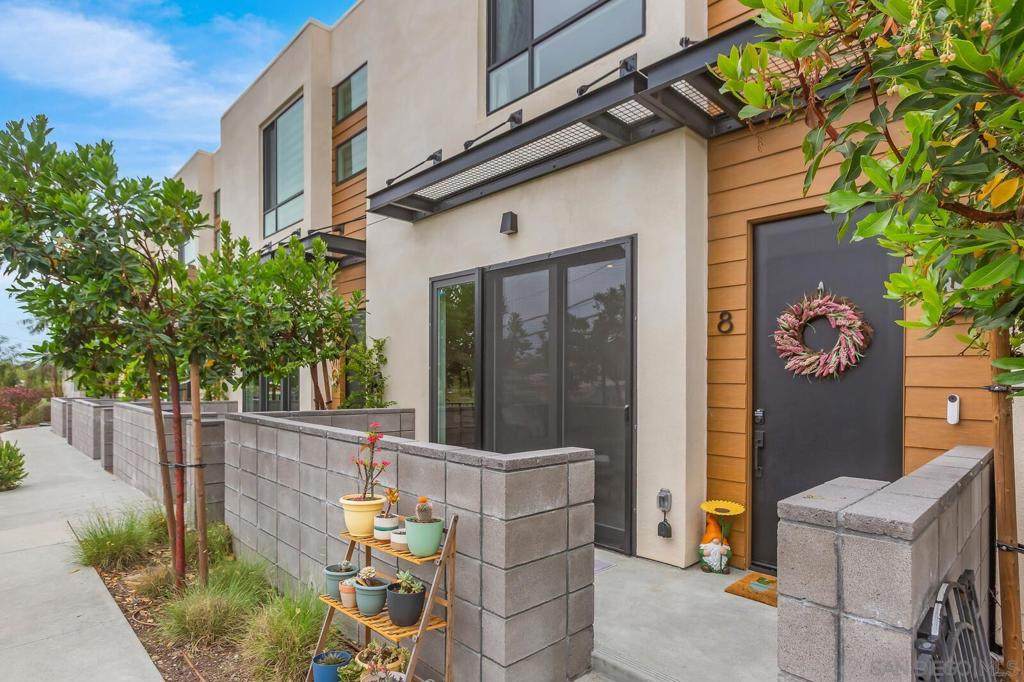 1055 32ND STREET - Photo 1