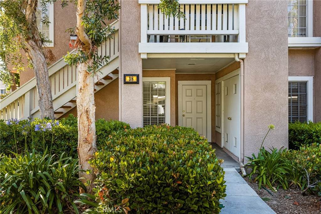 38 Woodleaf - Photo 1