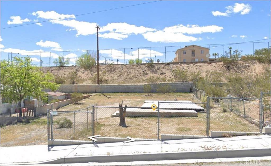 524 Pioneer Street - Photo 1