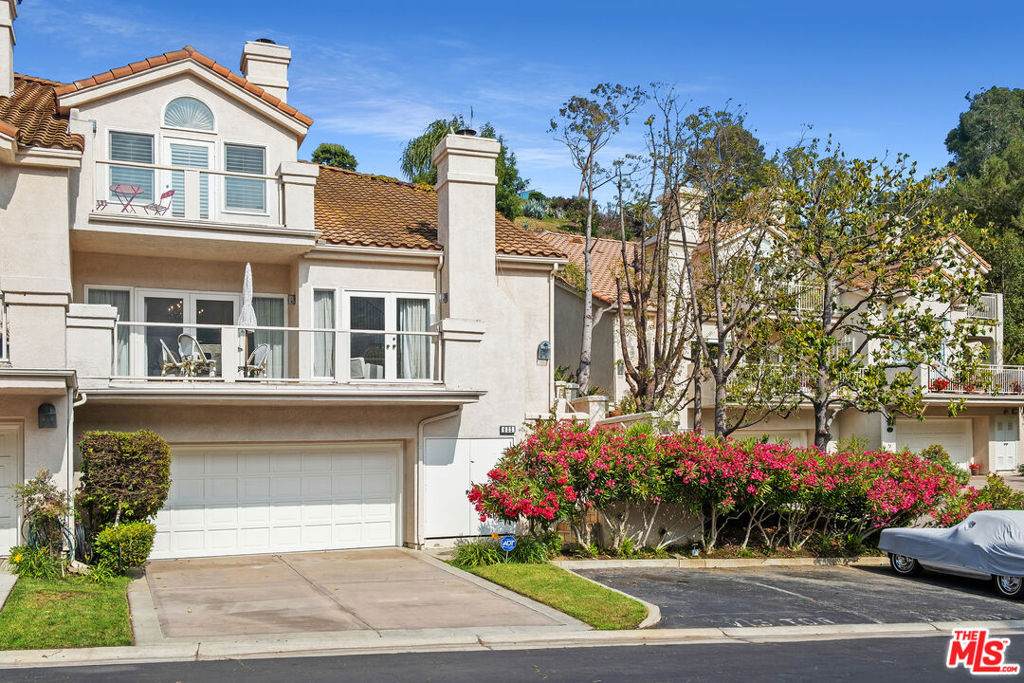 622 Palisades Drive - Photo 1