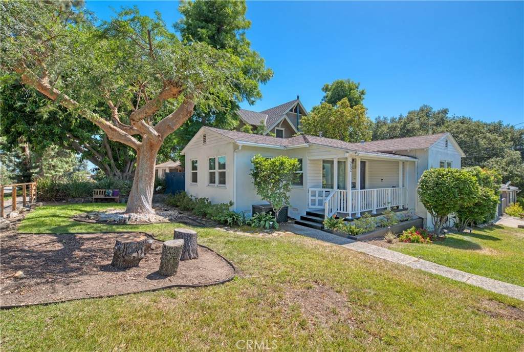 252 Scenic Drive - Photo 1