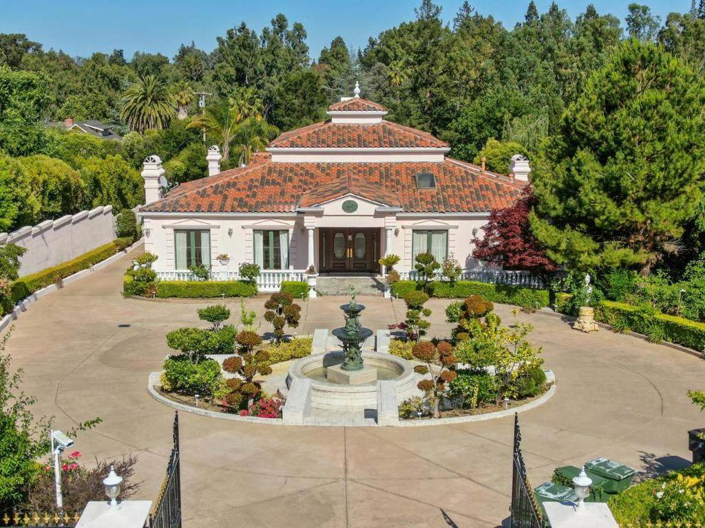 15360 Karl Avenue - Photo 1