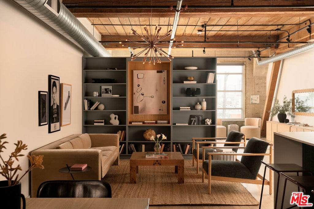 530 Hewitt Street - Photo 1