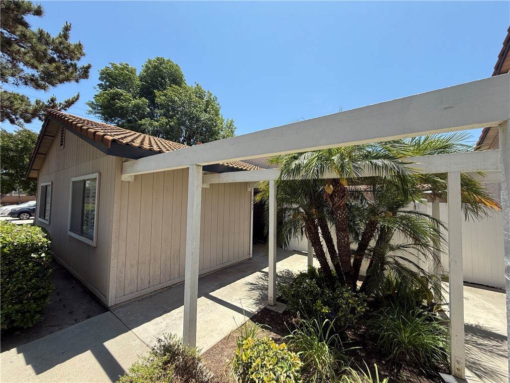 1053 Border Avenue - Photo 1