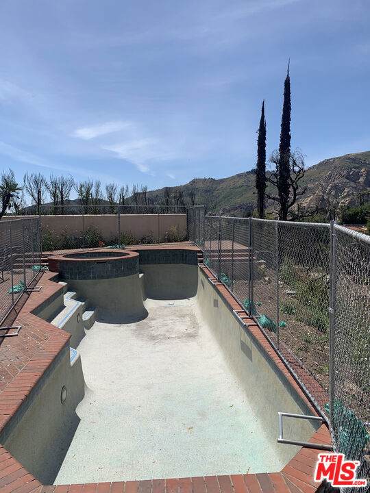https://bt-photos.global.ssl.fastly.net/socal/orig_boomver_1_374577260-2.jpg