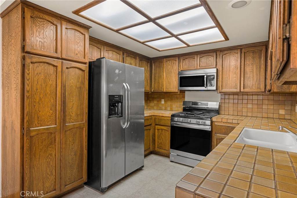 14000 Cerise Avenue - Photo 1