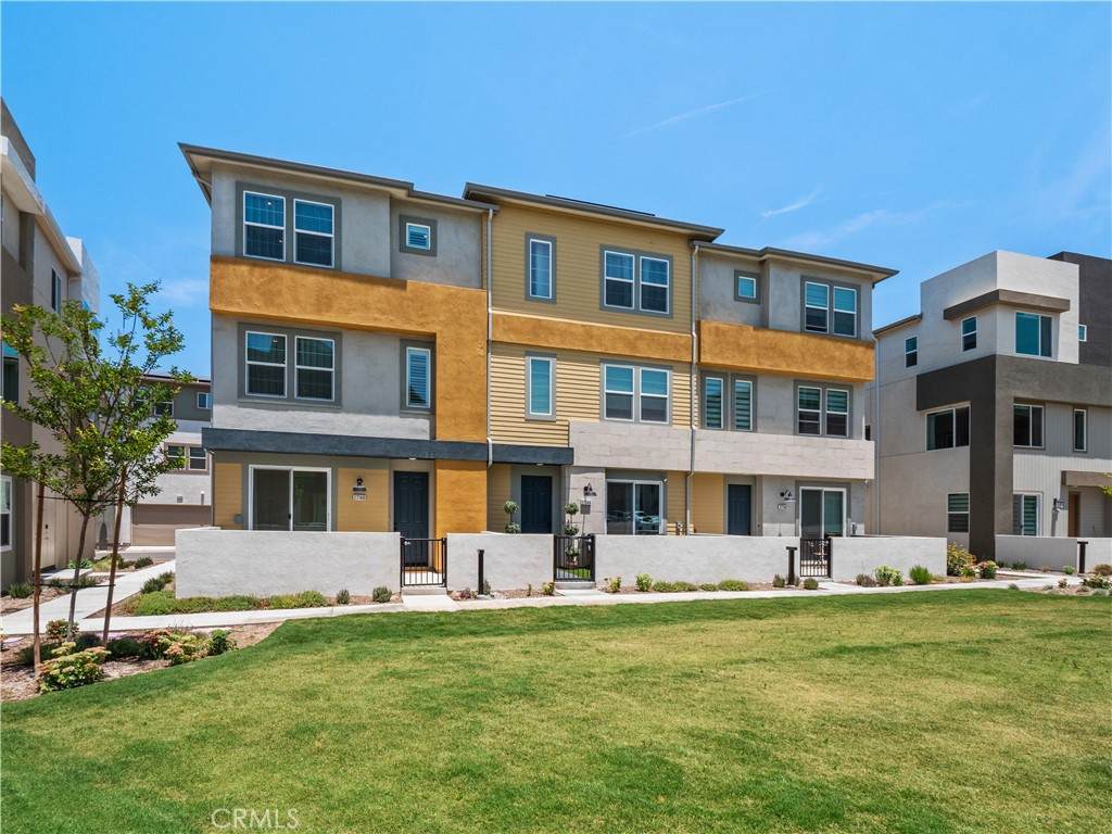 27148 Valley Oak Place - Photo 1