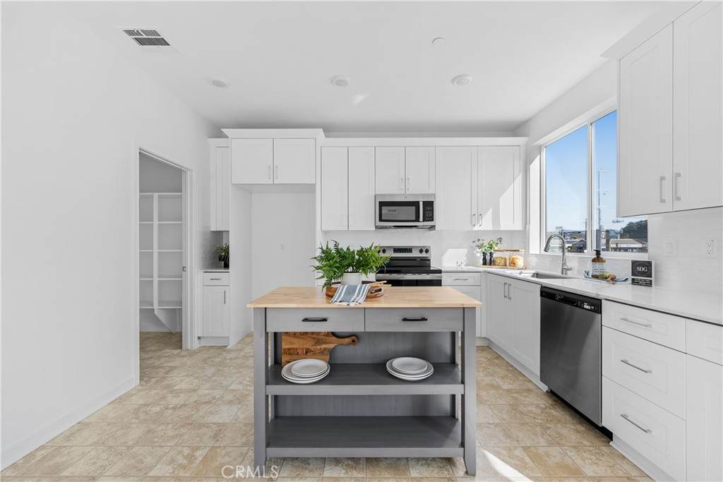 9419 1/2 Sepulveda Blvd. - Photo 1