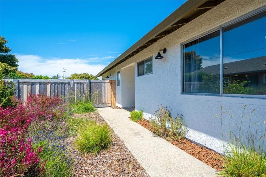 1066 Maple Street - Photo 1