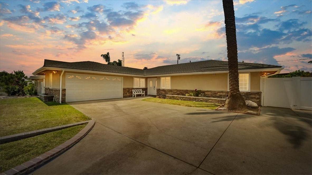 817 Oceanbluff Avenue - Photo 1