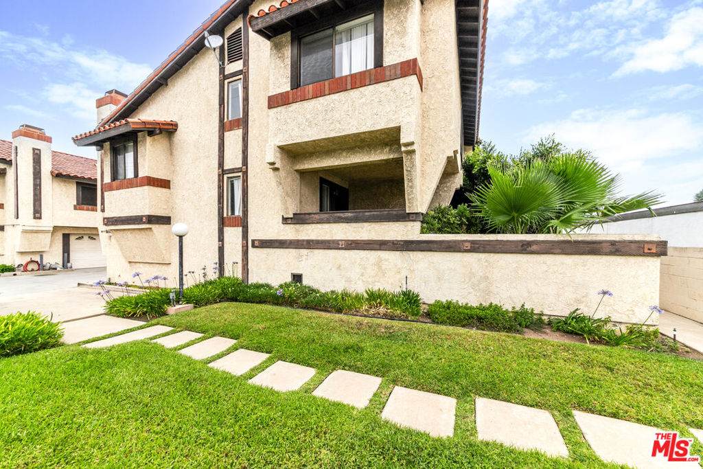 454 Front Street - Photo 1