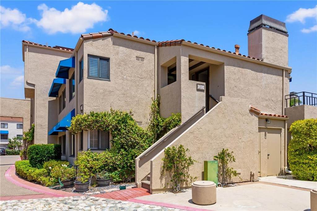 3211 Anne Circle - Photo 1