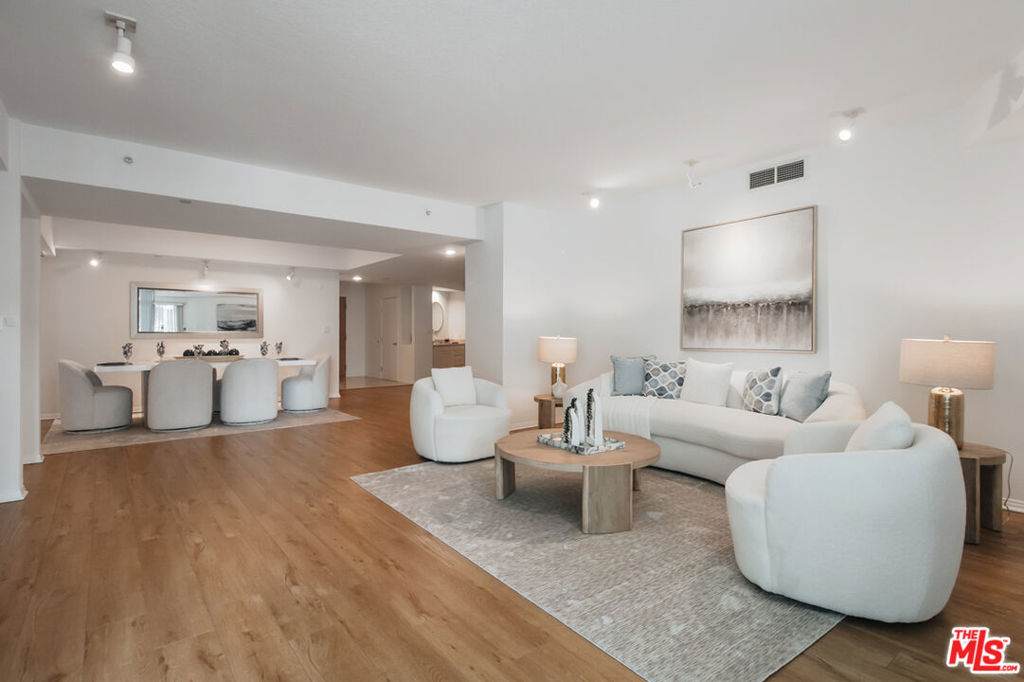 13600 Marina Pointe Drive - Photo 1
